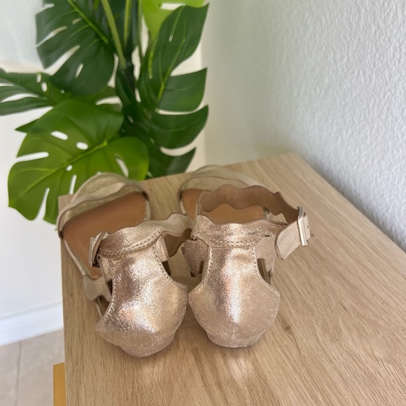 Gold Shimmer Sandals Chinese Laundry Metallic Shimmer Flat Ankle Tie Sandles - Picture 4 of 6